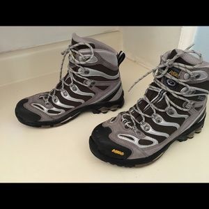 Asolo Advance GTX women’s hiking boots.
